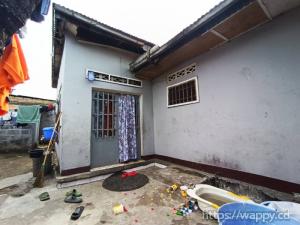 Parcelle à Mont Ngafula avec une grande maison