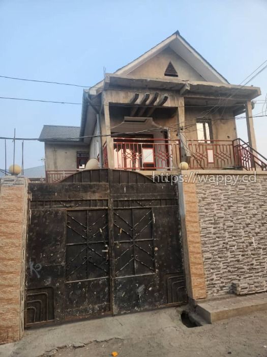 Parcelle avec Maison R+1 (urgent Besoin d'argent)