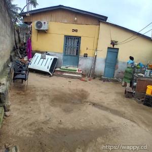 Parcelle dotée d'une maison de 3 chambres complète