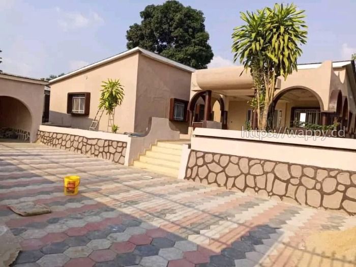 Parcelle Villa situé à Mont Ngafula au Quartier ma