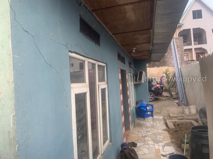 Parcelle avec maison habitable
