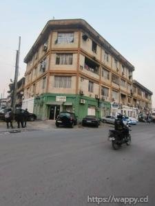 Immeuble de 3 niveau dans la Commune de Gombe
