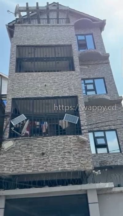 Immeuble avec 5 appartements de locataire
