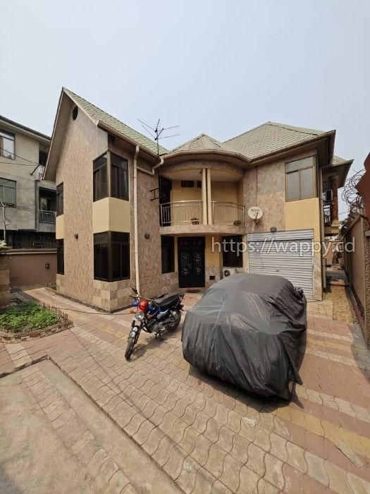 Parcelle à usage résidentiel à Limete 1ère rue