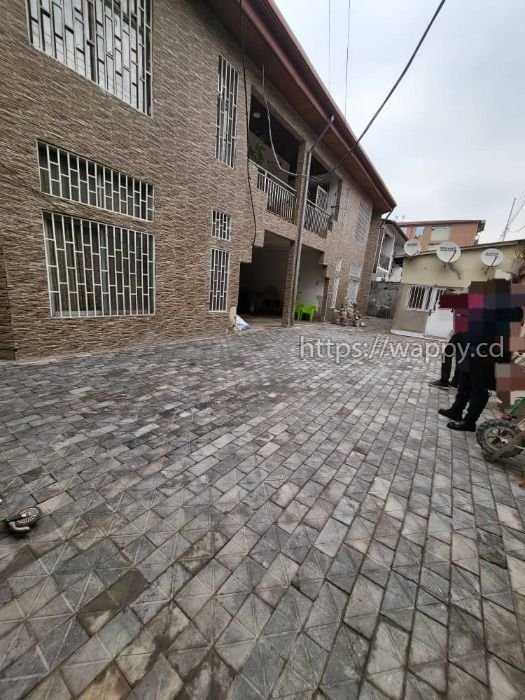 Grande parcelle avec Immeuble Locatif R+1