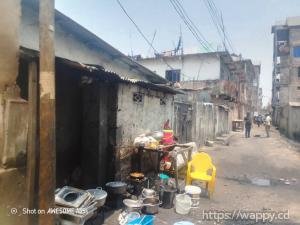 Demi-parcelle locative – Wangata (Kinshasa)