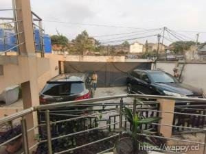 Villa de R+1 neuve à UPN - Ngaliema