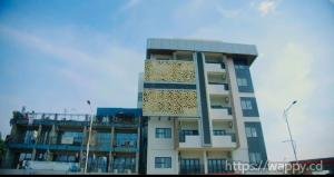 Immeuble moderne à Kintambo sur Mondjiba