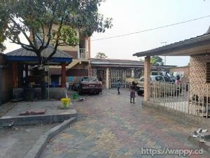 Grande parcelle avec plusieurs maisons locatives