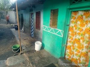 Parcelle avec plusieurs maisons à rénover