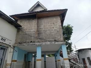 Parcelle avec 4 maisons locatives à N’djili