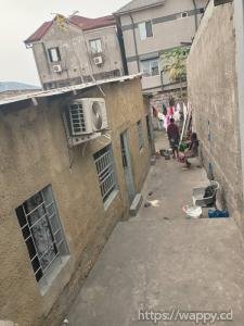 Parcelle avec Maison Basse – Barumbu