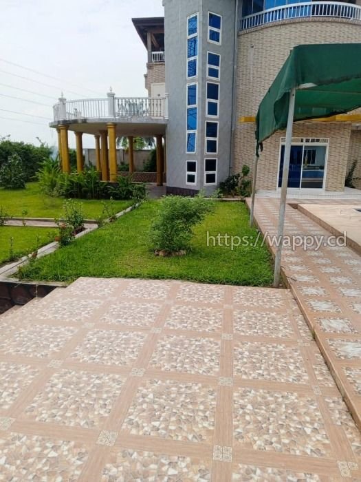 COMPLEXE HÔTELIER DE LUXE À MONT NGAFULA