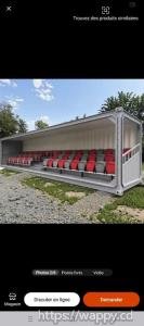 Conteneurs aménagés en tribunes