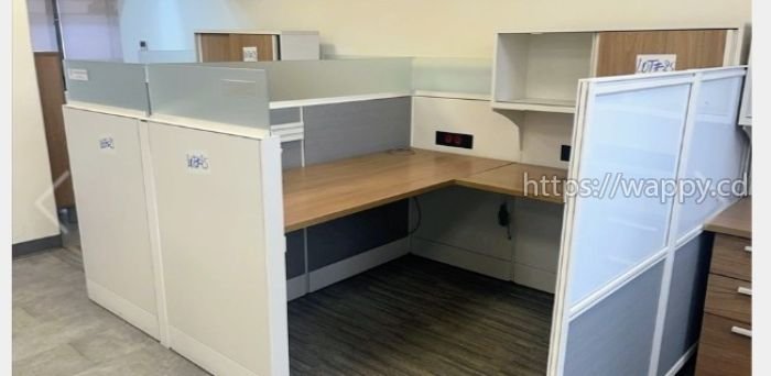 Bureaux avec cloison