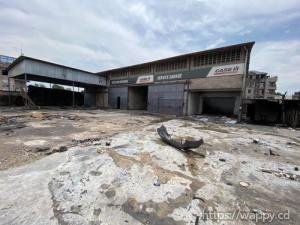 Concession 9 Portes + 3 Entrepôts en Location