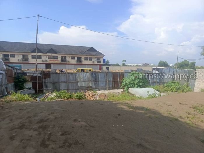 Grande Parcelle Commerciale Sur Boulevard