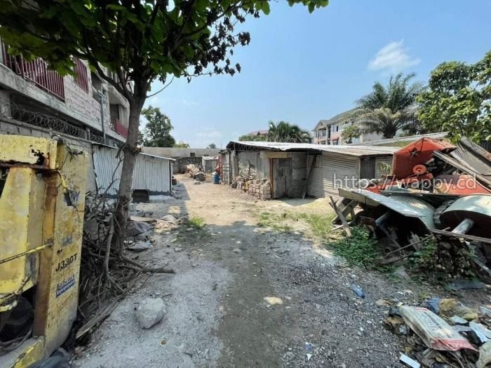 TERRAIN VIDE DANS LA COMMUNE DE BANDALUNG