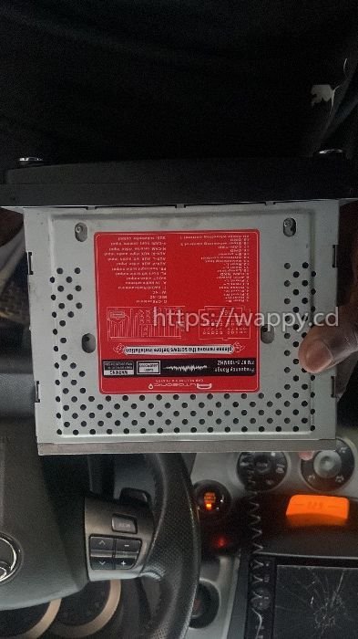 Radio à écran pour vehicule