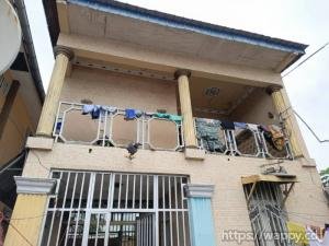 Parcelle avec bâtiment R+1 – N’Djili Q9