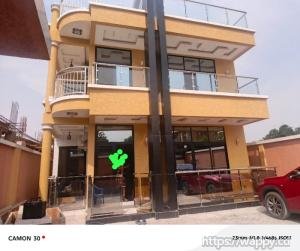 Villa R+2 neuve – Limete 4ᵉ Rue résidenti