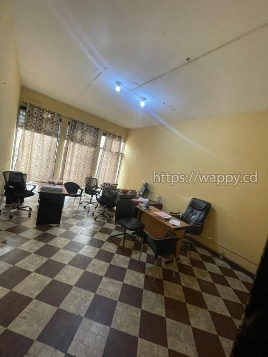 Deux appartements identiques à Gombe Zone A