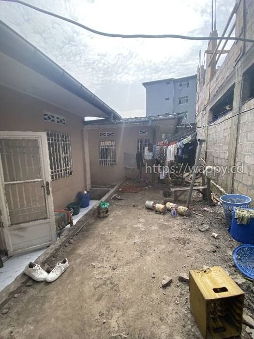 Parcelle avec locataires à Barumbu