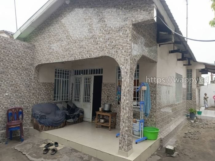 Parcelle avec Deux Appartements