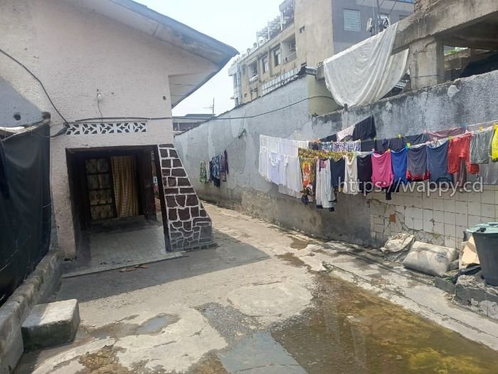 Parcelle locative de 375m² – 5 portes