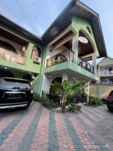 Grande Parcelle Résidentielle à Limete 1ère Rue