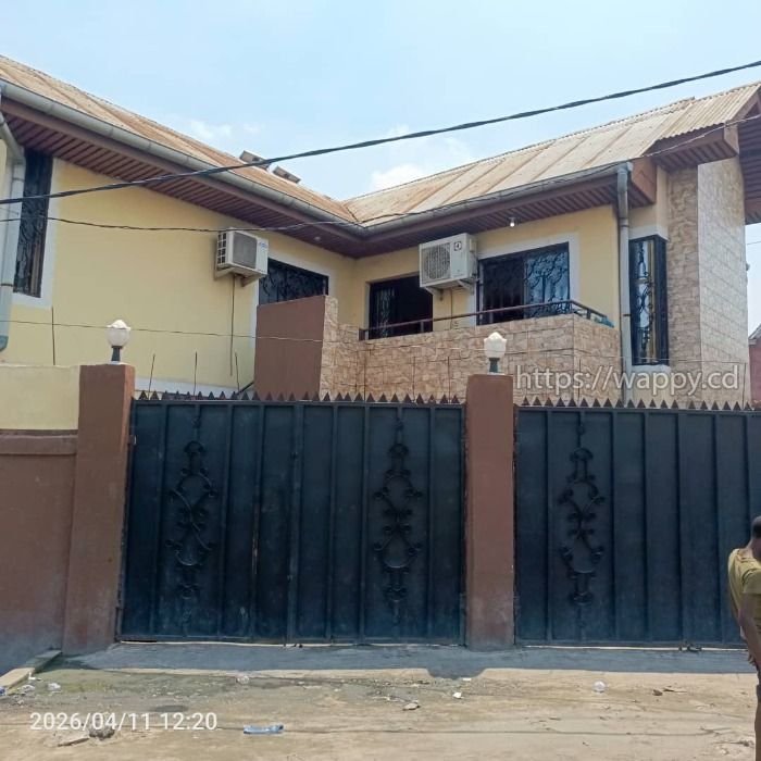 Immeuble R+1 + maison commerciale, revenu 1100$/mo