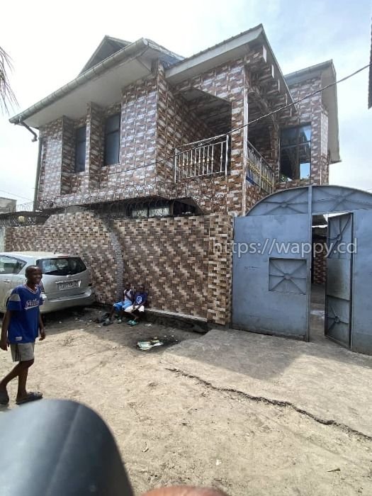 Parcelle R+1 rentable à Matete Singa 1