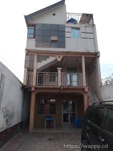 Parcelle avec Immeuble R+2 de 4 appartements