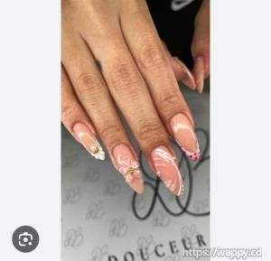 Bijoux, Parfums, accessoires - Baron Mobile Market