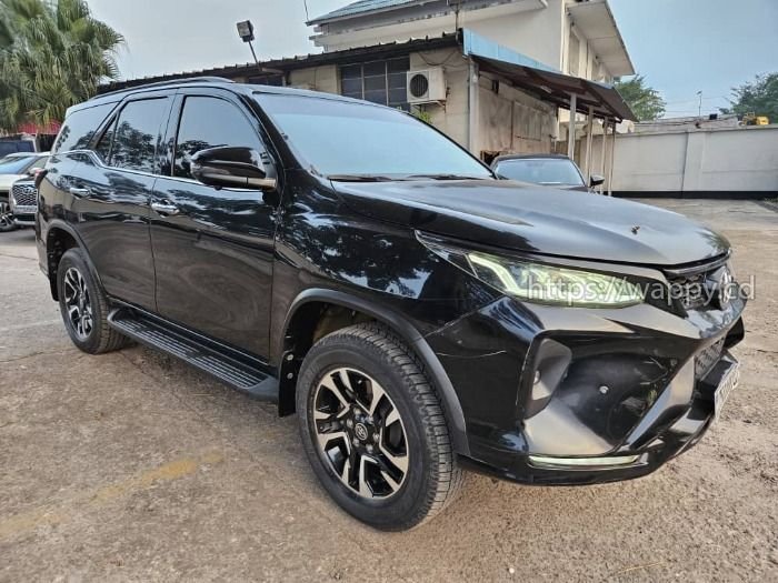Toyota Fortuner Legender 2023