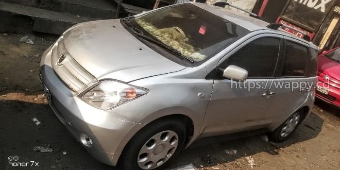 Toyota ist 1.3L Gris 2006