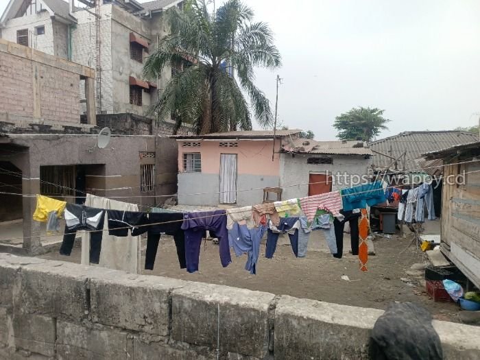 Parcelle de 180 m² à Limete 2 ème Rue Résidentiel