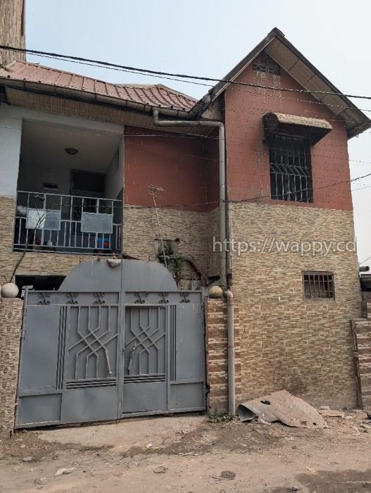 IMMEUBLE R+1 À VENDRE À LINGWALA AVEC 5 APPARTEMEN