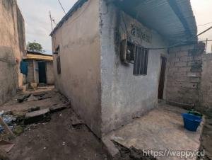 PARCELLE À NDJILI QUARTIER 8 — À 7ᵉ POSIT