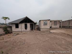 PARCELLE DE 20/23m soit 460 m² À BIBWA