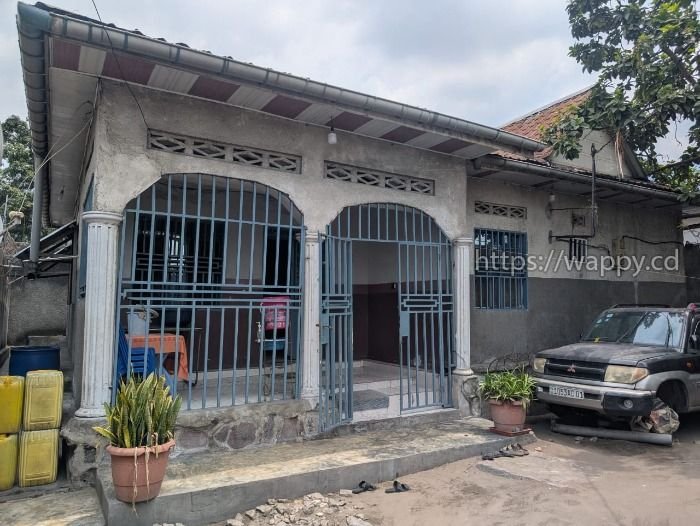 PARCELLE À VENDRE À USAGE RÉSIDENTIEL À TERRE JAUN