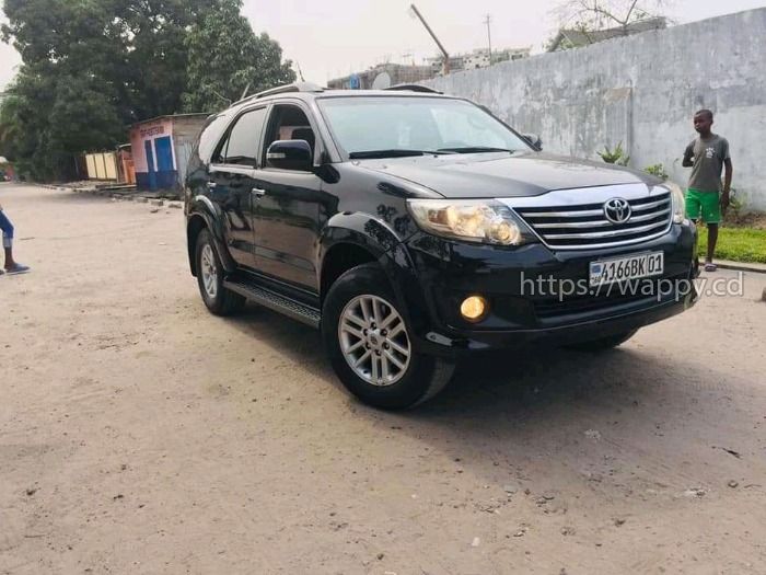 TOYOTA FORTUNER 2014