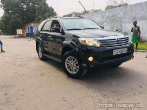 TOYOTA FORTUNER 2014