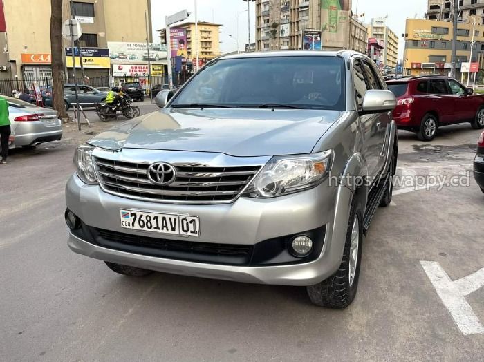 TOYOTA FORTUNER 2014