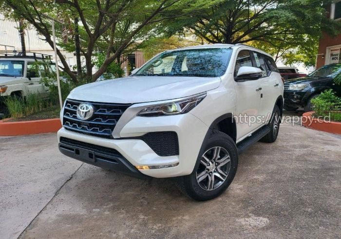 TOYOTA FORTUNER 2022