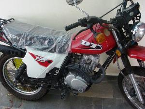 Moto TOYO DT 125