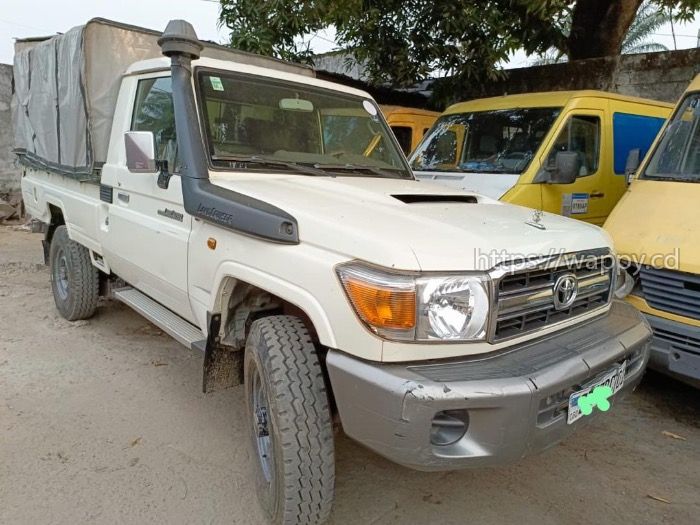 TOYOTA Land Cruiser Pick-up