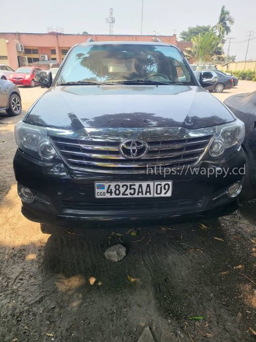 TOYOTA FORTUNER Full options