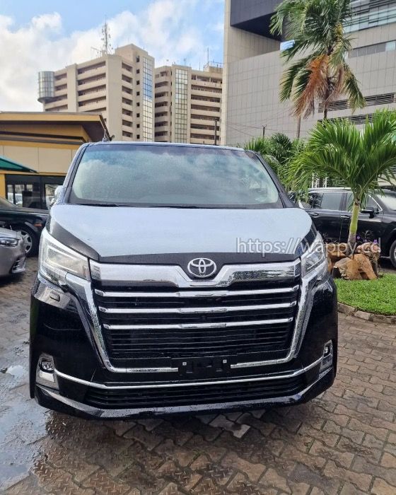 Toyota granvia 2023