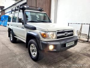 TOYOTA LAND CRUISER